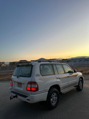 toyota-land-cruiser-gxr-big-1