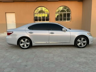 Lexus LS 460