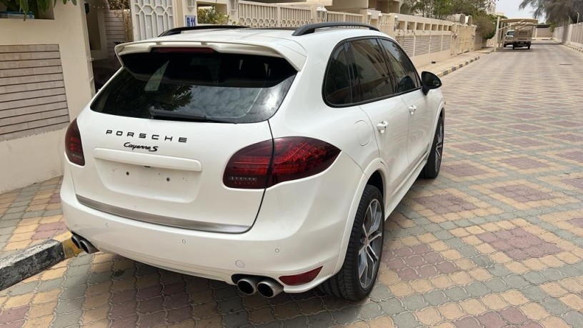 porsche-cayenne-big-0