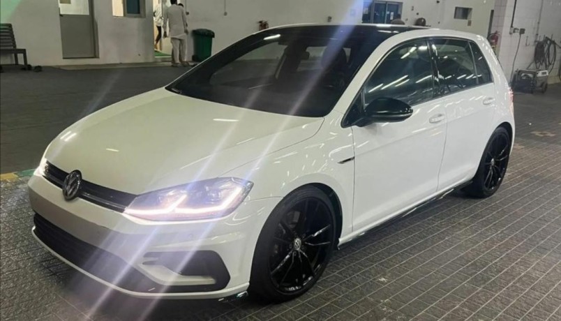 volkswagen-golf-big-2