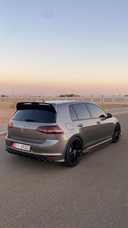 volkswagen-golf-r-big-5