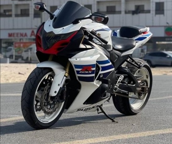 suzuki-gsxr-big-0