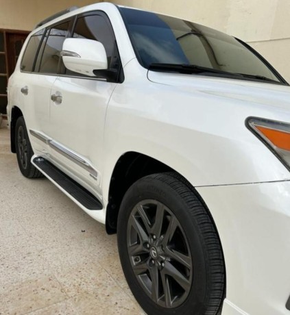 lexus-lx570-big-2