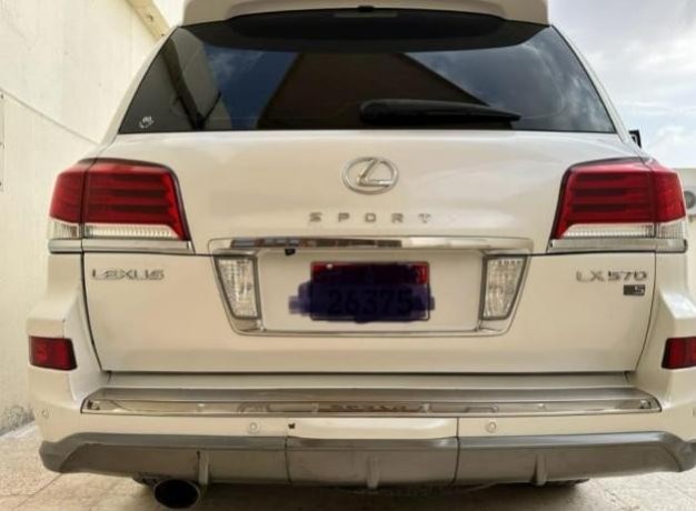 lexus-lx570-big-3