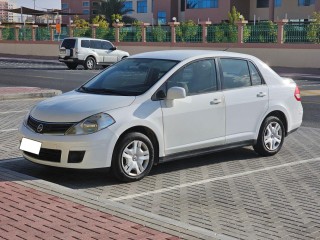 Nissan tida 2011