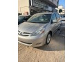 toyota-sienna-small-0