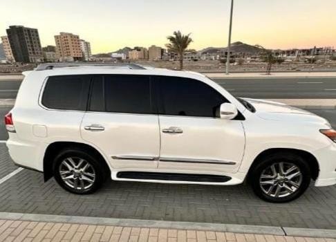 lexus-lx570-big-0