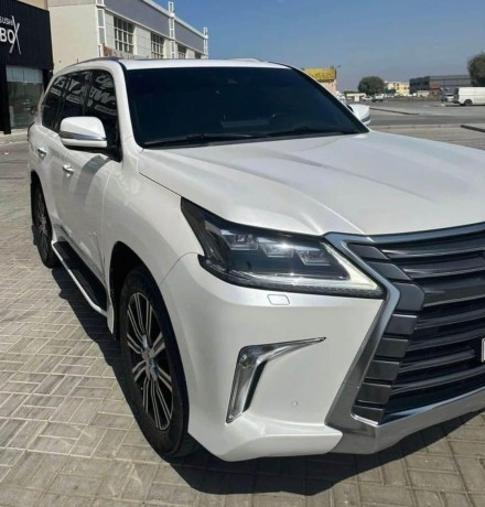 lexus-lx570-big-0