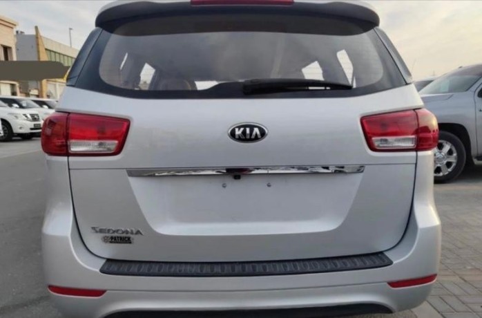 kia-sedona-big-5