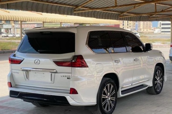 lexus-lx570-big-2