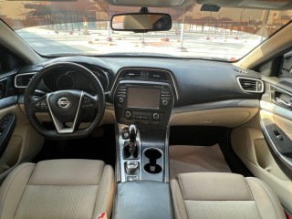 Nissan Maxima