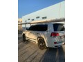 toyota-land-cruiser-vxr-small-2