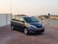 toyota-sienna-small-0