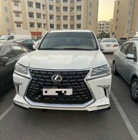 lexus-lx570-big-0