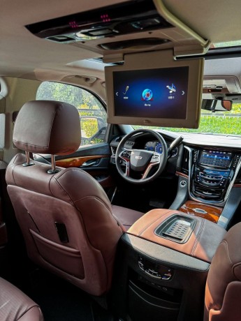 cadillac-escalade-big-7