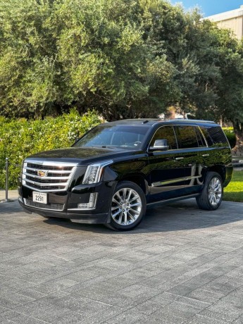 cadillac-escalade-big-0