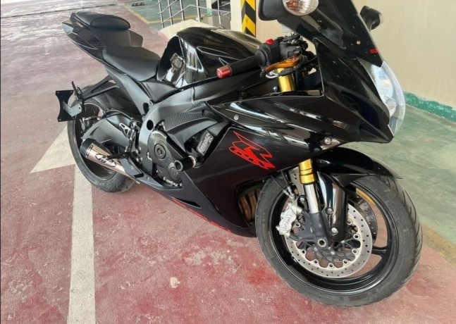 suzuki-gsxr-big-0