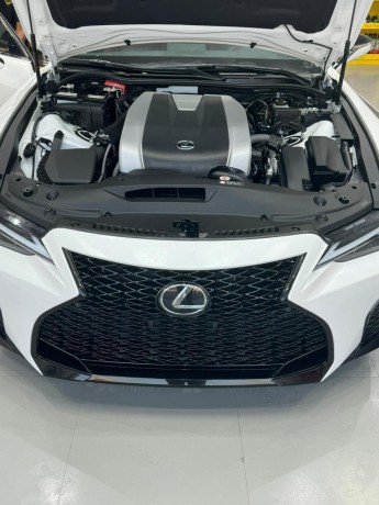 lexus-is300-big-7