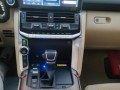 toyota-land-cruiser-vxr-small-2