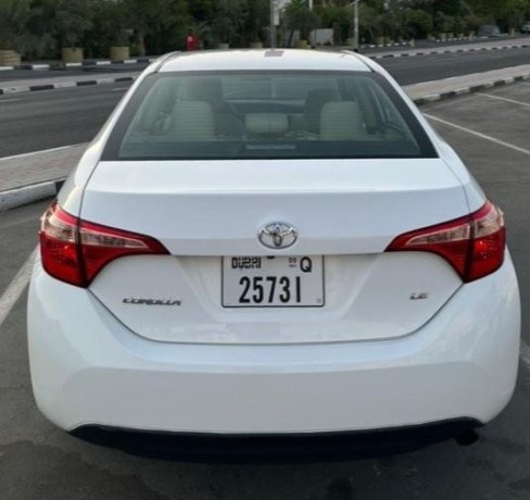 toyota-corolla-le-big-1