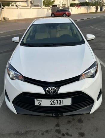 toyota-corolla-le-big-0