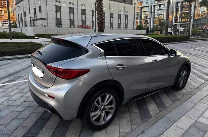 infiniti-q30-big-2