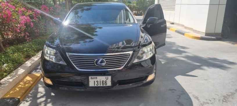 lexus-ls-600h-big-4