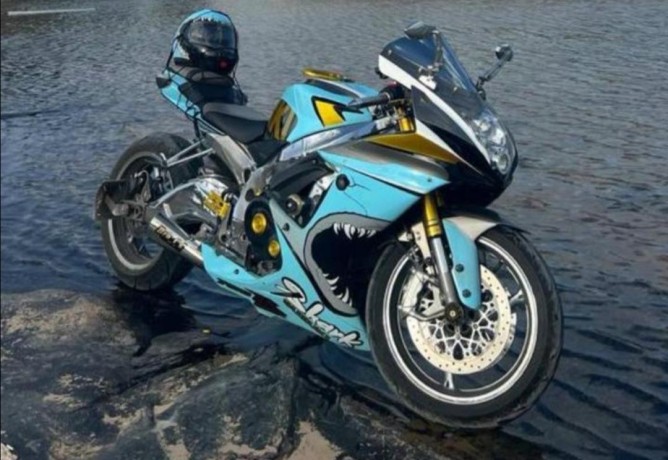 suzuki-gsxr-big-0