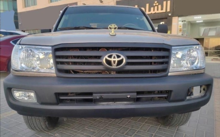 toyota-land-cruiser-vxr-big-5