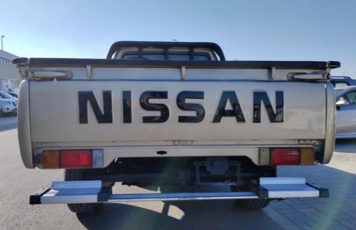 nissan-vtc-pickup-big-3