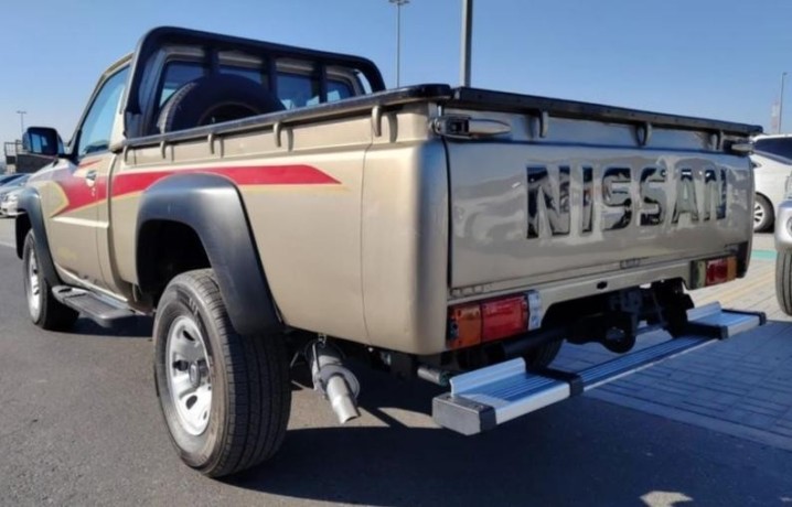 nissan-vtc-pickup-big-4