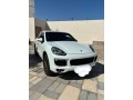 porsche-cayenne-small-0