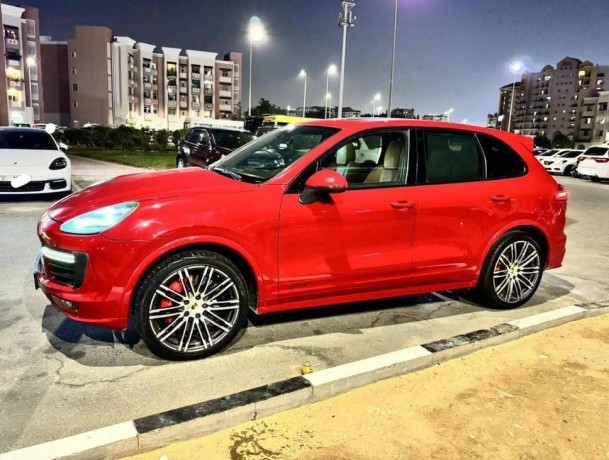 porsche-cayenne-big-0