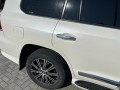 toyota-land-cruiser-small-7