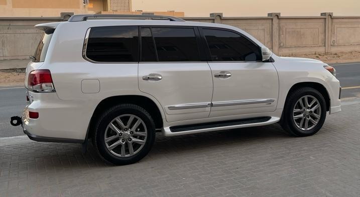 lexus-lx570-big-0