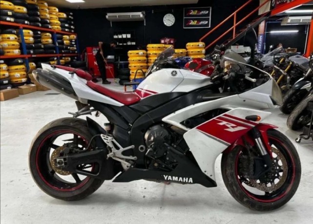 yamaha-r1000-big-0