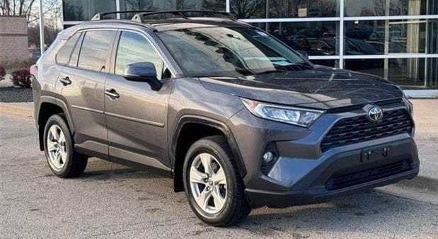 2021-toyota-rav4-xle-big-4