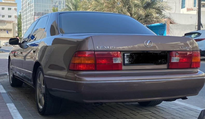 lexus-ls-400-big-0