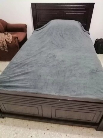 wooden-bed-big-0