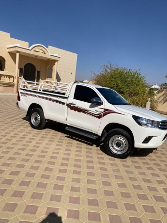 toyota-hilux-big-0