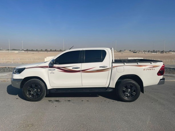 toyota-hilux-big-2