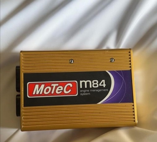 motec-m84-big-0