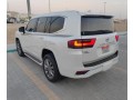 toyota-land-cruiser-vxr-small-4