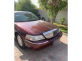 lincoln-town-car-small-0