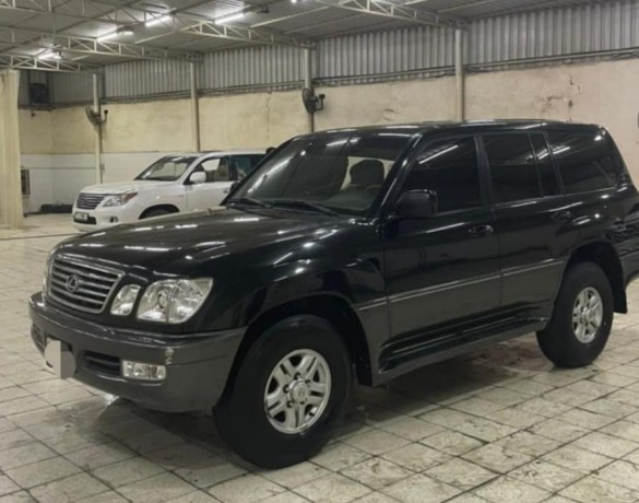 lexus-lx470-big-0