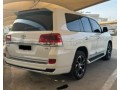 toyota-land-cruiser-vxr-small-2