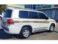 toyota-land-cruiser-gxr-small-2