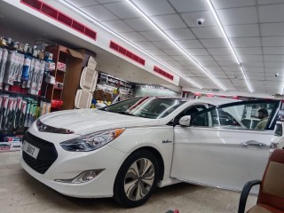 Hyundai Sonata hybrid