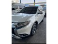 mitsubishi-outlander-small-0