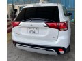 mitsubishi-outlander-small-2